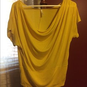 Yellow cotton short sleeve top